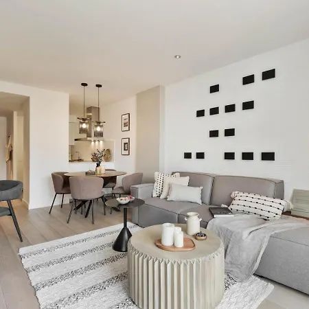 Lys - 2 Bedrooms And Pool In Eixample Esquerra Apartment Barcelona