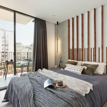 Lys - 2 Bedrooms And Pool In Eixample Esquerra * ברצלונה