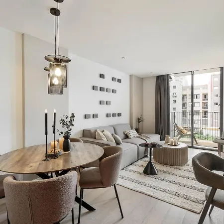 Apartment Lys - 2 Bedrooms And Pool In Eixample Esquerra Barcelona