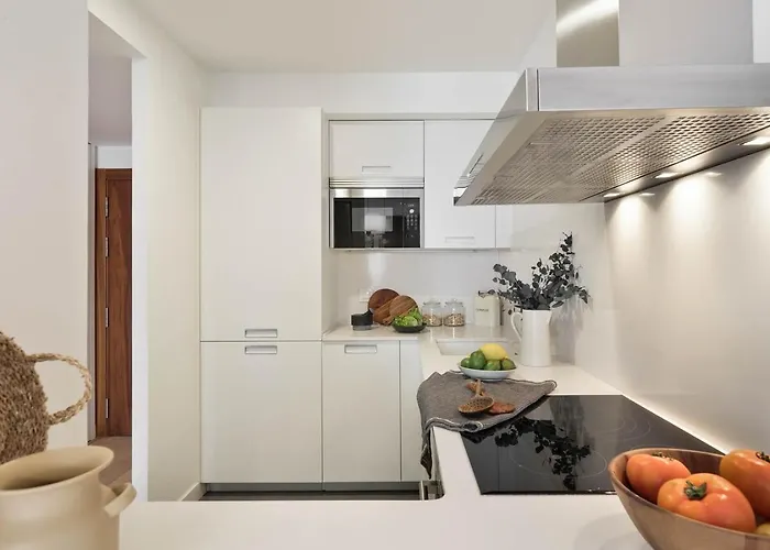 Lys - 2 Bedrooms And Pool In Eixample Esquerra דירה ברצלונה